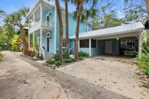 Villa 1898 “Ghost” Luxe Home- Hidden Gem in the heart of the “Oldest City”, St. Augustine