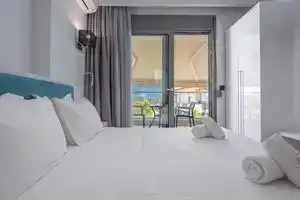 Imagine Studios, Paliouri