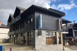 Room in Apartment - Granat Maisonette - Next to Gondola Lift, Ideal for 4 Guests, Bansko