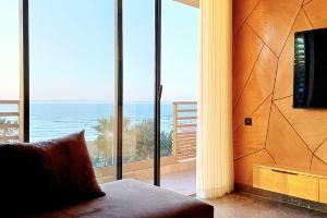 Ocean view appartement with swimming pool Apartments, Casablanca