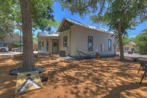 Historic Hideaway Stroll to Schlitterbahn Hotel, New Braunfels