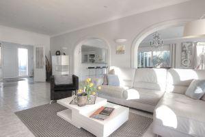 Luxury 5-Bed Villa Near the Beach, Denia