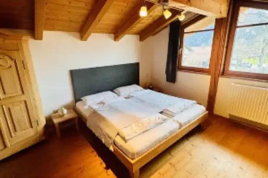 Gemütliche, Modern Ausgestattete Ferienwohnung mit Sonnenterasse und Bergblick Apartments, Oberammergau