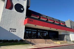high end studio apartment with pool, fitness room. 1.5 miles to UCI and Airport., Irvine
