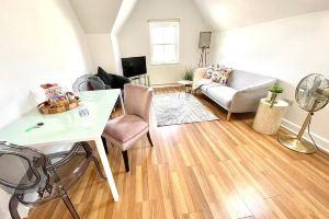 Koala and Tree 1 Bed Apartment Sleeps 2, Cambridge