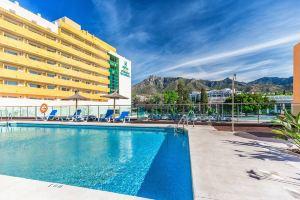 Charming apartment with a terrace and ocean view, Marbella