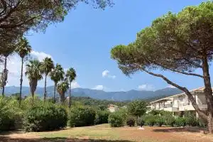 Apartment with terrace and direct access to pool & beach, Moriani Plage