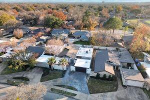 Majestic 4BR/2.5B Home with Mini Golf, Pool, & Billiards Apartments, Irving