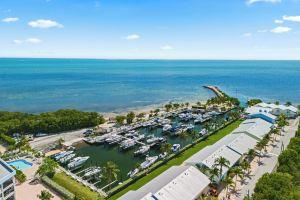 New! Casa Palma Oceanside -Golf Cart, 2 King Suites, Pool, Beach, Pickle, Kayaks, Key Largo