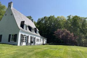 10% Off July. Best View in on 6 acres with Indoor Pool! Hotel, Stowe