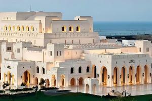 High Residency - Beachfront Well Furnished & Spacious Apartment, Muscat