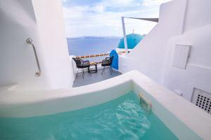 Luxus VIP Suites, Oia