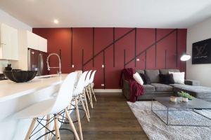 Urban Chic Rooftop Retreat with Balcony Views, Games, WiFi Hotel, Chicago