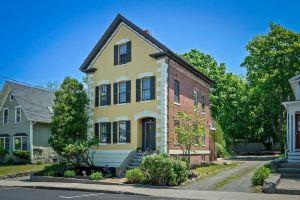 1BR with Private Deck + Ocean Views· Private Parking · King Bed Apartments, Rockport