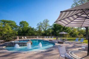 Stunning Penthouse - Jacuzzi, Elevator, Pool, Balcony, New Braunfels