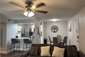 25% Off Upgraded 2BD, Pool, DFW South, 183/161 - - I042 Hotel, Irving