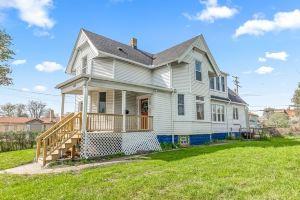 Gorgeous West Village Stunner 5 Bedroom Home by RedAwning, Windsor
