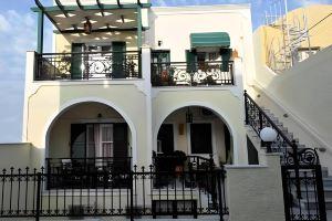 Georgia Pelekanou Studios, Fira