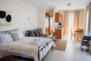 Rokani Studio II at Center, Kalavrita