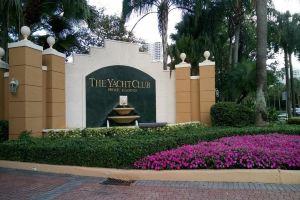 Yacht Club At Cozy Pool Beach Gym Golf Tennis Mall Raquetball Botel, Sunny Isles Beach