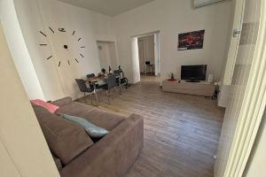 Central and quiet apartment, 1 min from the Duomo and 3 min from Lake., Como