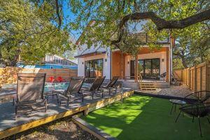 Built in 2024!, 5 bed/5bath with swimming pool, one block to South Congress Hotel, Austin