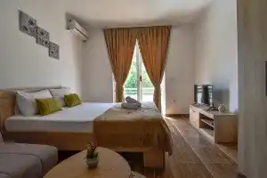 Convenient Flat w Garden and Balcony in Apartments, Ulcinj