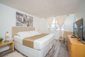 The Yacht Club At Aventura. 1 Bedroom Stunning Waterfront view !, Sunny Isles Beach
