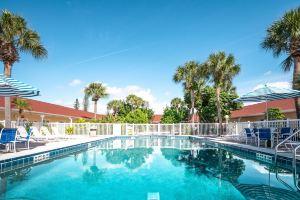 Island Sun Inn & Suites -, Florida Historic Downtown & Beach Getaway, Venice