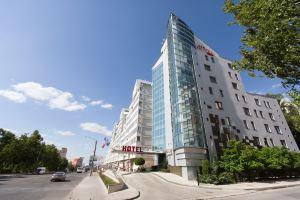 Jumbo Hotel, Chisinau