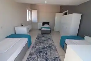 Aden Apart, Canakkale