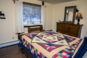 One Bedroom Condo, Walking Distance to, River View from Deck. 1 Condo, Estes Park