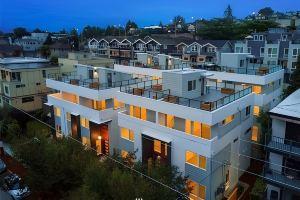 Rooftop Views and Prime Location - Elegant Urban Oasis Hotel, Seattle