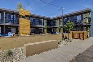 Americana Modern Hotel, Redding