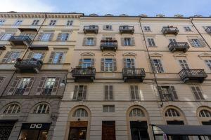 Red Studio Near Porta Nuova by Wonderful Italy, Torino