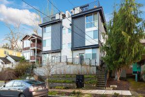 Rooftop Deck and Close to Vibrant Cafés and Trails - Charming Retreat Hotel, Seattle
