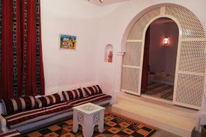 Typical house (mouth) with swimming pool not overlooked, Houmt Souk