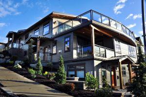 CLASSY, MODERN FAIRHAVEN CONDO WITH GARAGE & EVSE. JUST STEPS TO EVERYTHING! Apartments, Bellingham