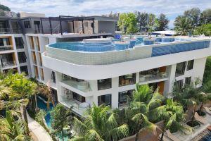 Modern 1506 Condo in Wyndham Gardens on the beach Apartments, Naithon
