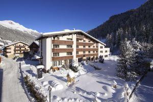 "Quality Hosts Arlberg Hotel Garni Mössmer", St. Anton