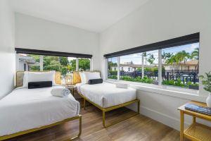 Spacious Villa, Sleeps 16, Private Pool, Outdoor Cinema, Central, Miami