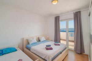 Apartment Stipic Omis - Three Bedroom Apartment with Terrace, Tice