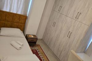1Single room with balcony and city view, Tirana