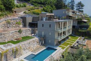 Pureview Luxury Suites, with Breakfast & Pool, Como