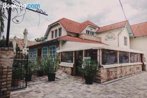 Ötösfogat Panzió Hotel, Siofok