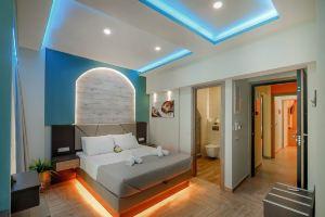 Dim House, Parga