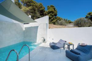 White Cliff Luxury Suites, Porto Rafti