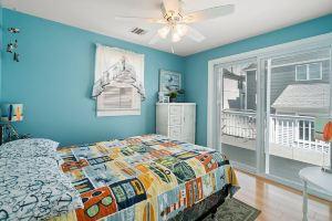 Beach house 2 blocks from the beach, beach badges, towels, chairs, and parking, Seaside Heights