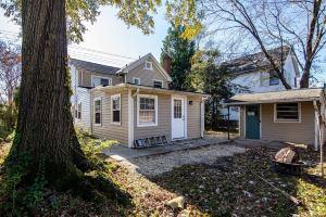 Cozy House 10Min to Monuments and DC by CozySuites, Arlington