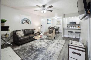 25% OFF Upgraded 2BD - Pool - DFW South 183/161 - i015 Hotel, Irving